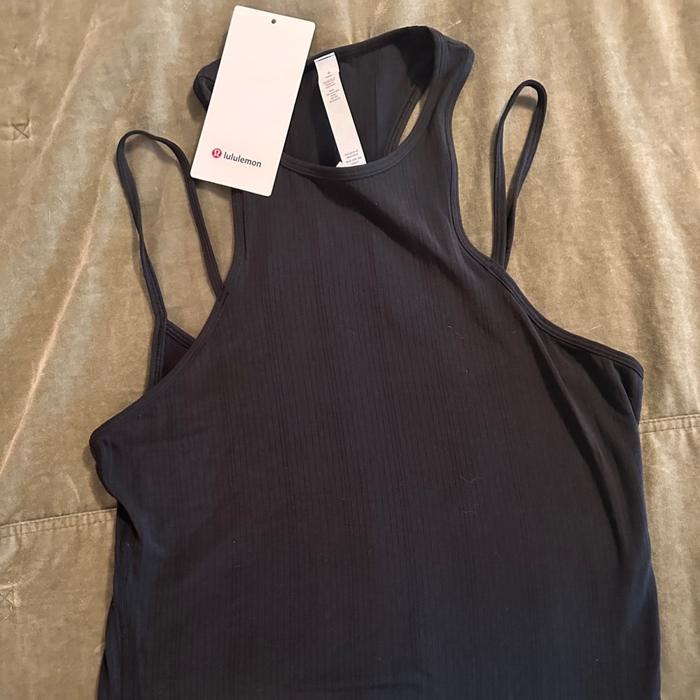 Lululemon tank size 8